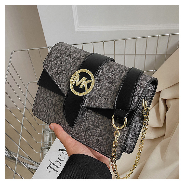 2024 New Fashion Single Shoulder Letter Small Square Bag Chain Strap Cross Shoulder Factory Goods Wholesale Large Capacity Cross border Bag Women's Trendy Pair