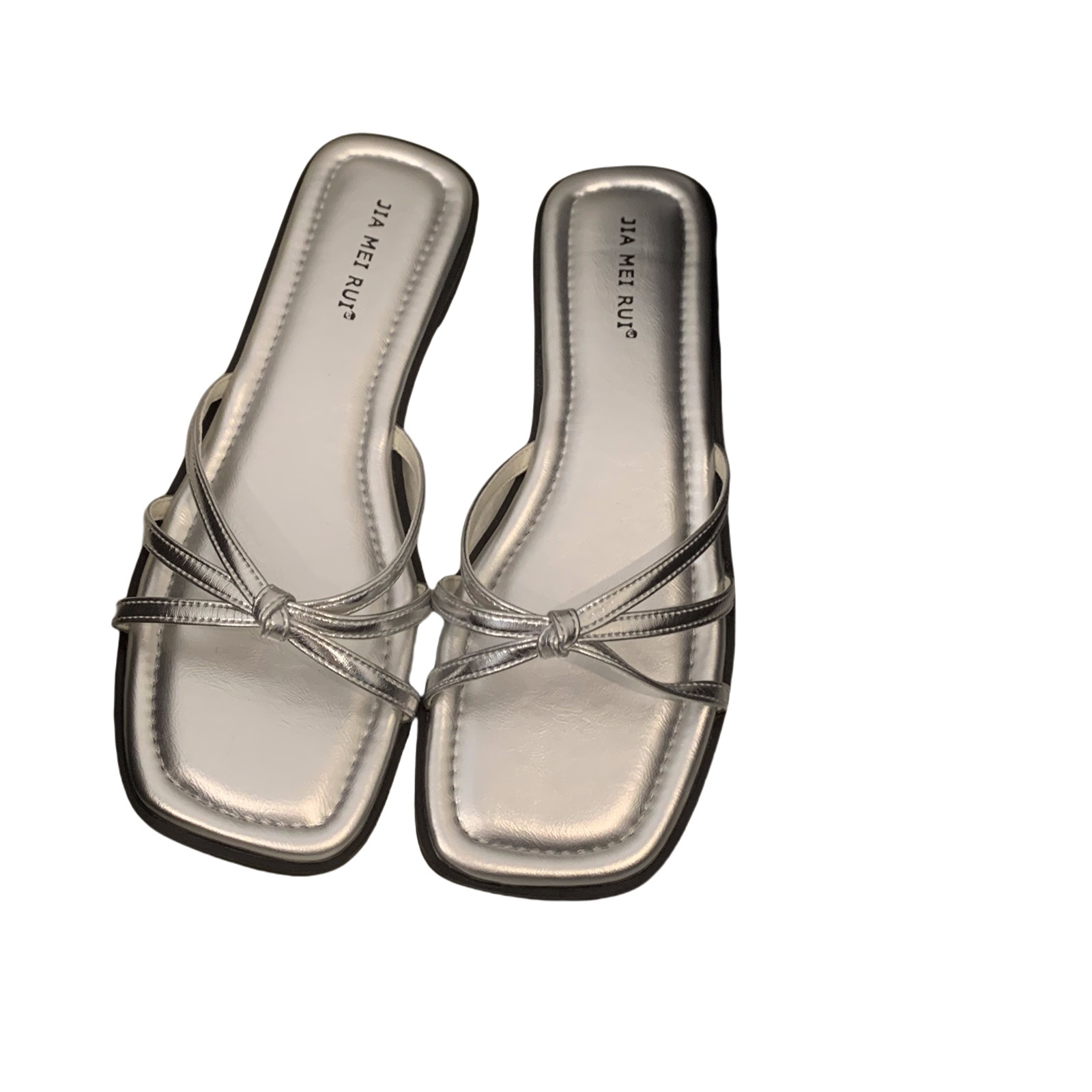 Flat bottomed silver sandals, French style sandals, fairy shoes, 2024 new summer fashion outdoor beach sandals