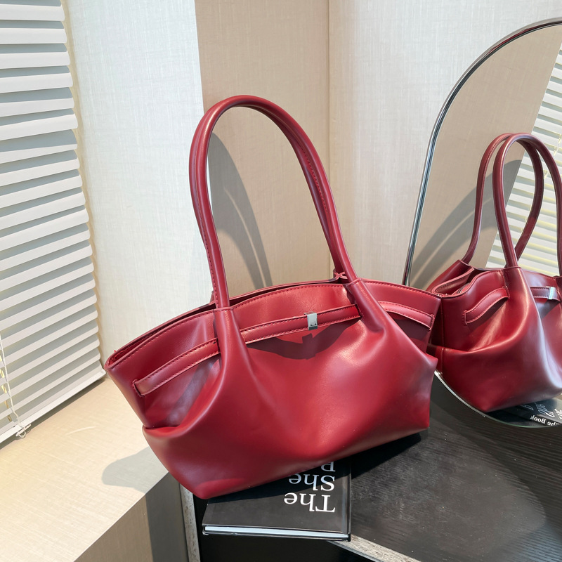 Small niche design women's bag large capacity portable shoulder bag 2025 new high-end fashion versatile commuting tote bag
