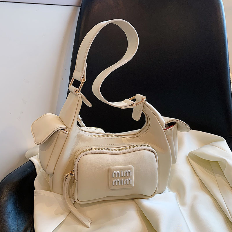 Internet celebrity high-end versatile armpit bag women's bag 2023 new fashionable texture simple shoulder bag stylish small square bag