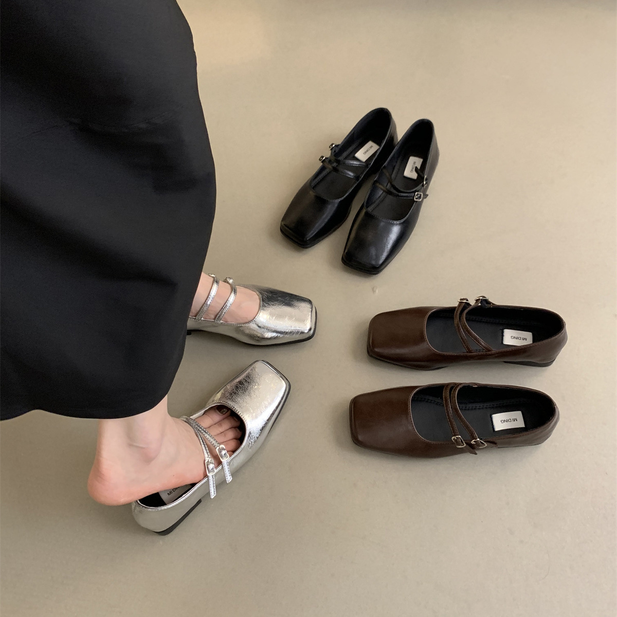 French evening style silver single shoe women's flat bottom 2023 autumn new style temperament fairy commuting square head shallow mouth Mary Jane