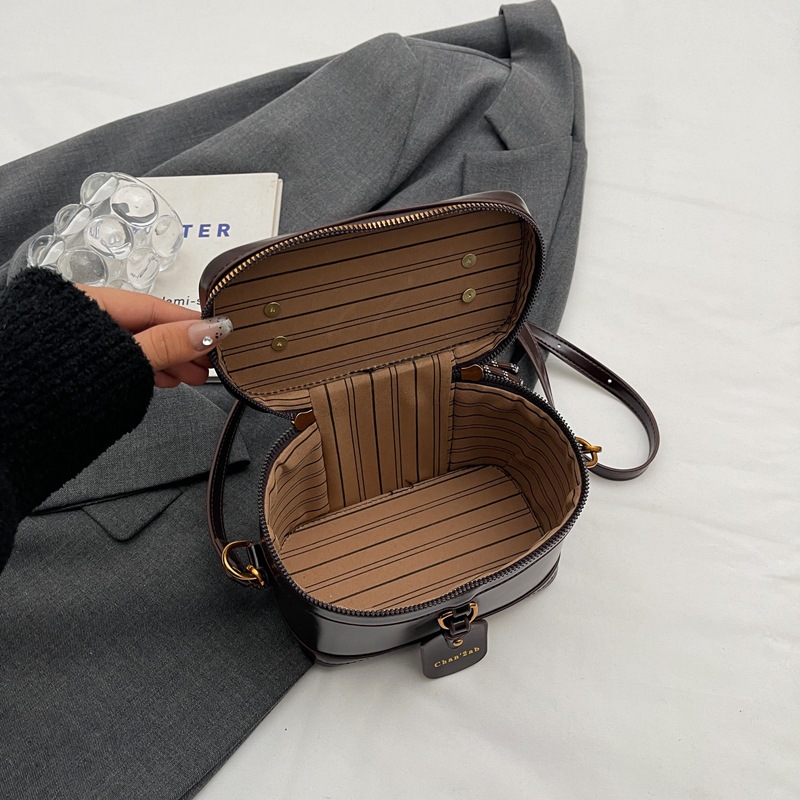 High end fashion texture hand-held small square bag for women 2024 new retro versatile single shoulder crossbody bag box bag