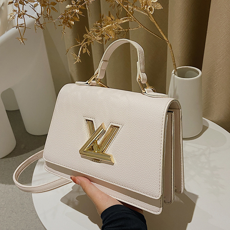 Small square bag large capacity factory goods 2024 new single shoulder crossbody handbag wholesale cross-border fashionable ladies lychee pattern women's bag