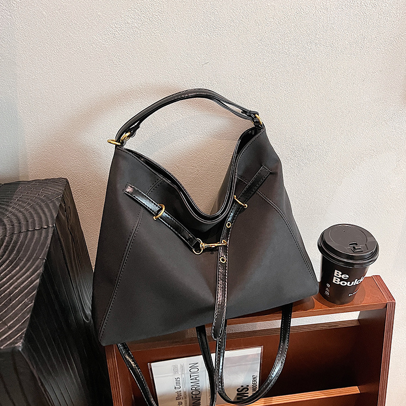 2024 autumn and winter new large capacity tote bag, women's frosted bag, commuting backpack, contrasting color crossbody travel backpack