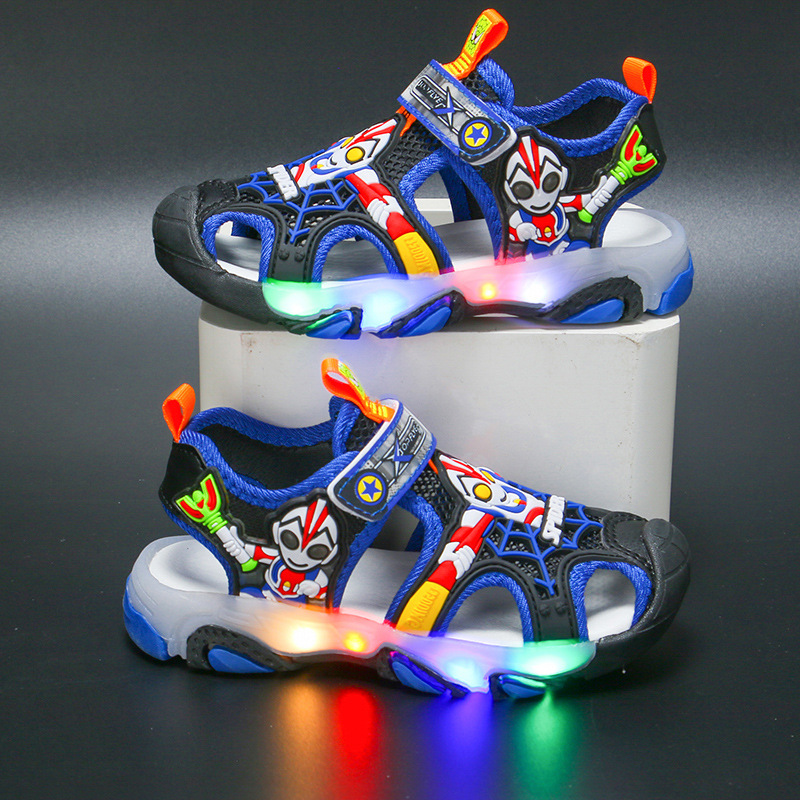 Children's sandals 2022 summer new anti kick with light toe cap sandals boys' shoes primary and secondary school students' sandals