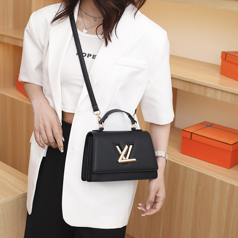 Small square bag large capacity factory goods 2024 new single shoulder crossbody handbag wholesale cross-border fashionable ladies lychee pattern women's bag