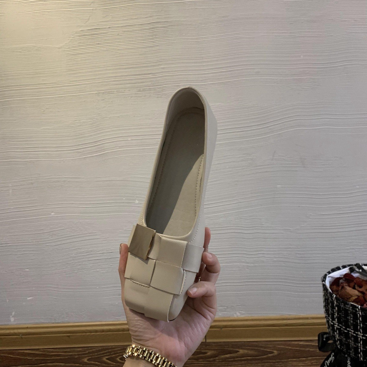 Square toe women's shoes for summer 2025, new niche design, metal buckle, shallow mouth, low heel, soft sole, fashionable single shoe