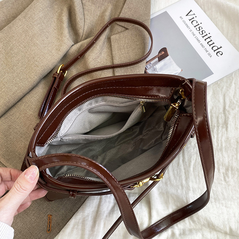 25 new high-end texture bags for foreign trade, women's fashionable commuting armpit bags, cross-border popular retro single shoulder diagonal cross bags