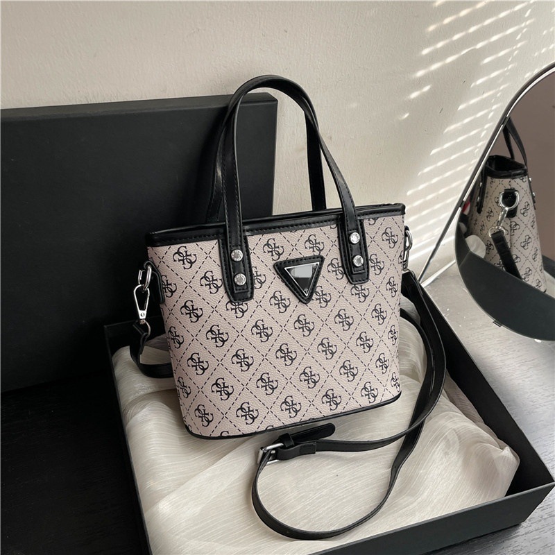 2025 New Bucket Women's Bag Handheld Hot Selling Fashionable Versatile Shoulder Bag Niche Foreign Trade Cross border Crossbody Bag