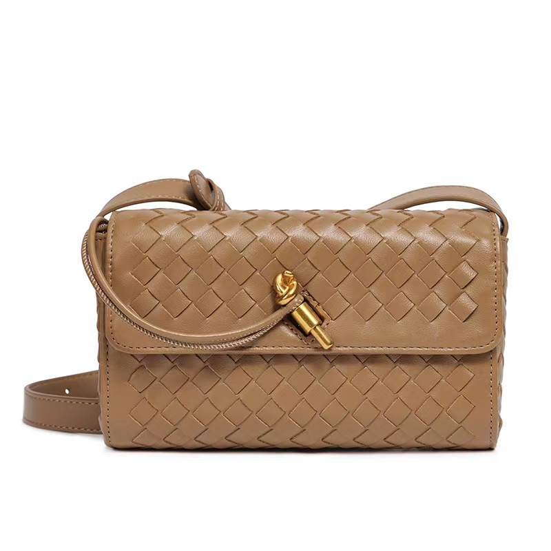 Cross border new niche woven women's bag, one shoulder hand-held bag, fashionable and simple diagonal cross bag, trendy retro small square bag for women