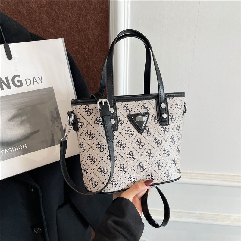 2025 New Bucket Women's Bag Handheld Hot Selling Fashionable Versatile Shoulder Bag Niche Foreign Trade Cross border Crossbody Bag