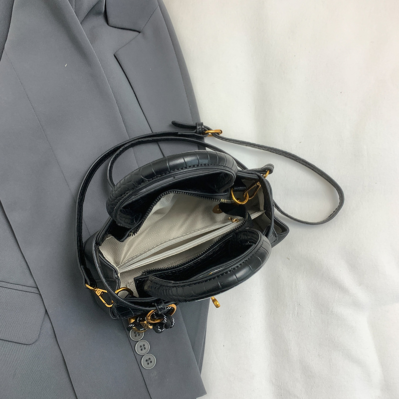 2024 Autumn New Fashion Kelly Bag Retro Splicing Crossbody Bag Fashion Handbag Women's Bag Foreign Trade Cross border Trendy Match