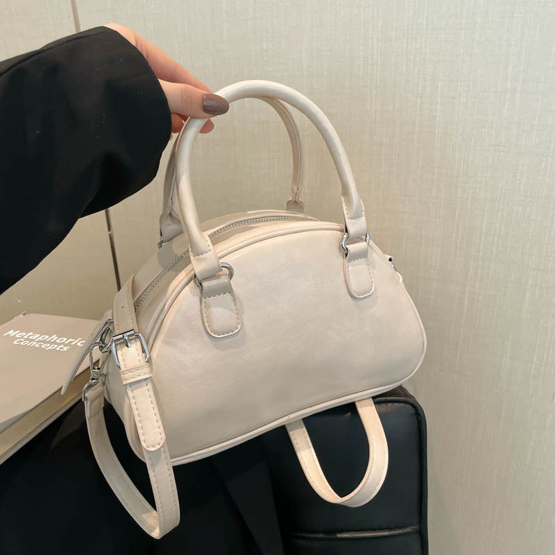 Advanced texture retro bag for women 2025 new versatile crossbody bag, fashionable hand-held bowling bag, cross-border foreign trade