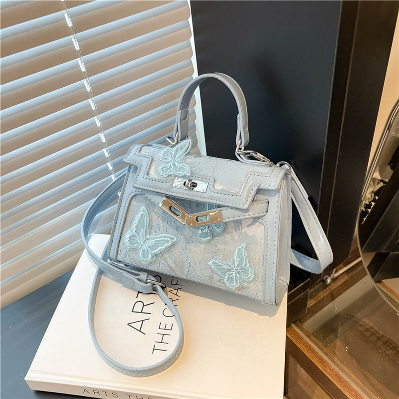 Advanced texture bag for women in spring 2025, new trendy and versatile hand-held small square bag, niche single shoulder crossbody bag