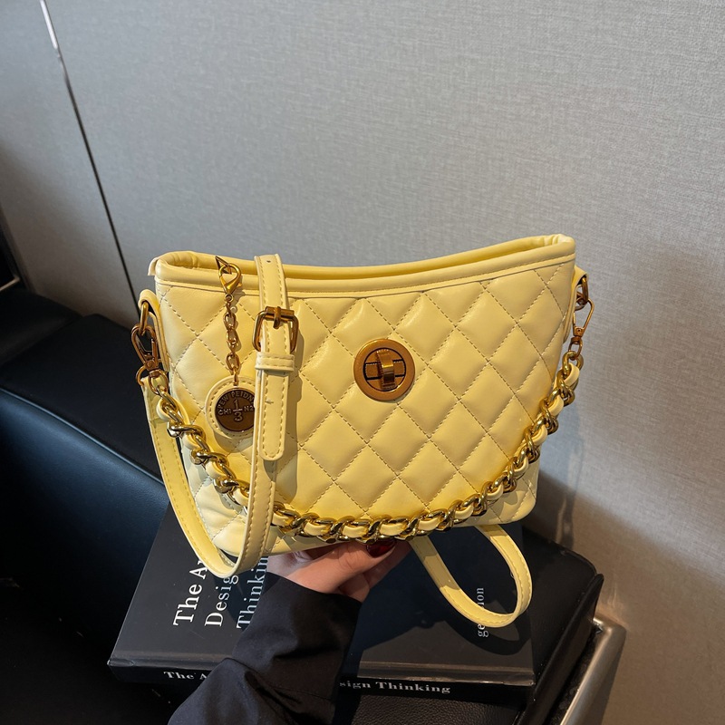 Lingge Chain Underarm Bag for Women 2025 Foreign Trade New High Beauty Cross border Shoulder Bag Crossbody Bucket Bag