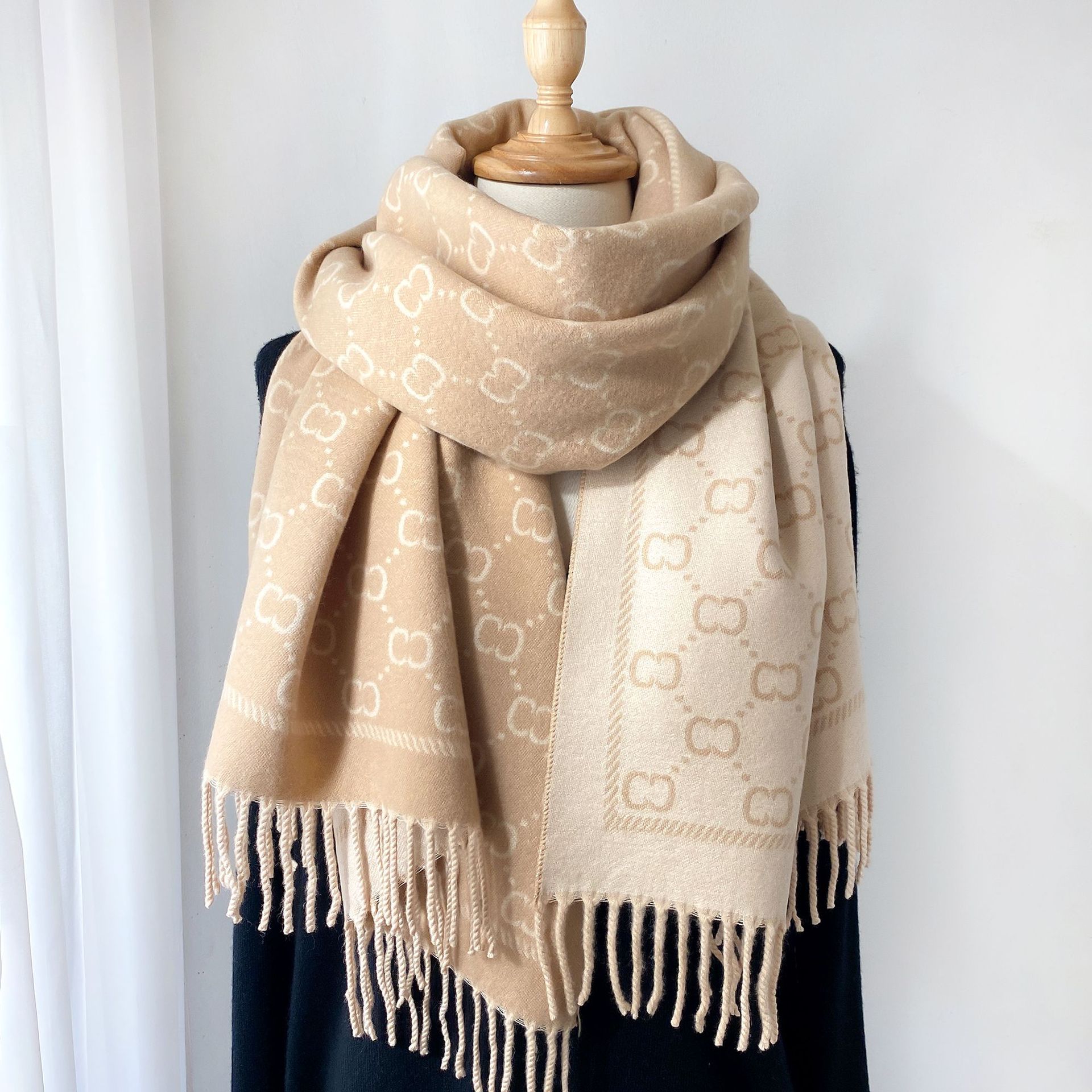 Autumn and winter imitation cashmere warm jacquard short beard tassel scarf for women, geometric air conditioning shawl, scarf, artistic style