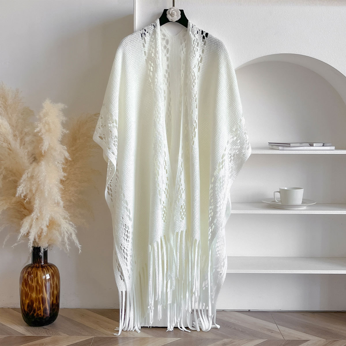 Spring and summer fashion hollowed out cardigan paired with loose shawl, blended with fashionable shawl, women's travel sun protection, solid color, shoulder style