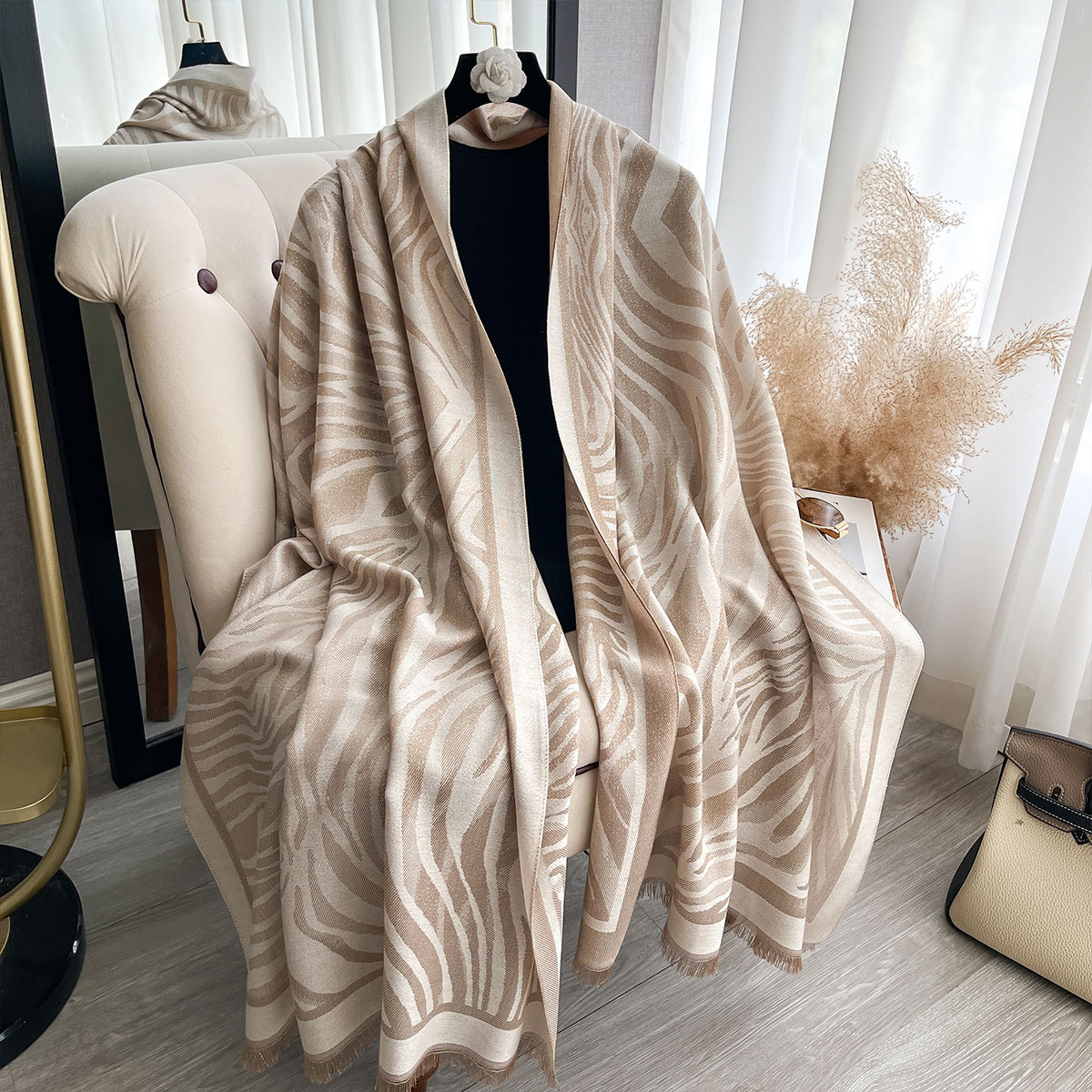 Leopard print imitation cashmere spring and autumn thin scarf women's gold thread light luxury versatile shawl air conditioning cover blanket light luxury simple shawl