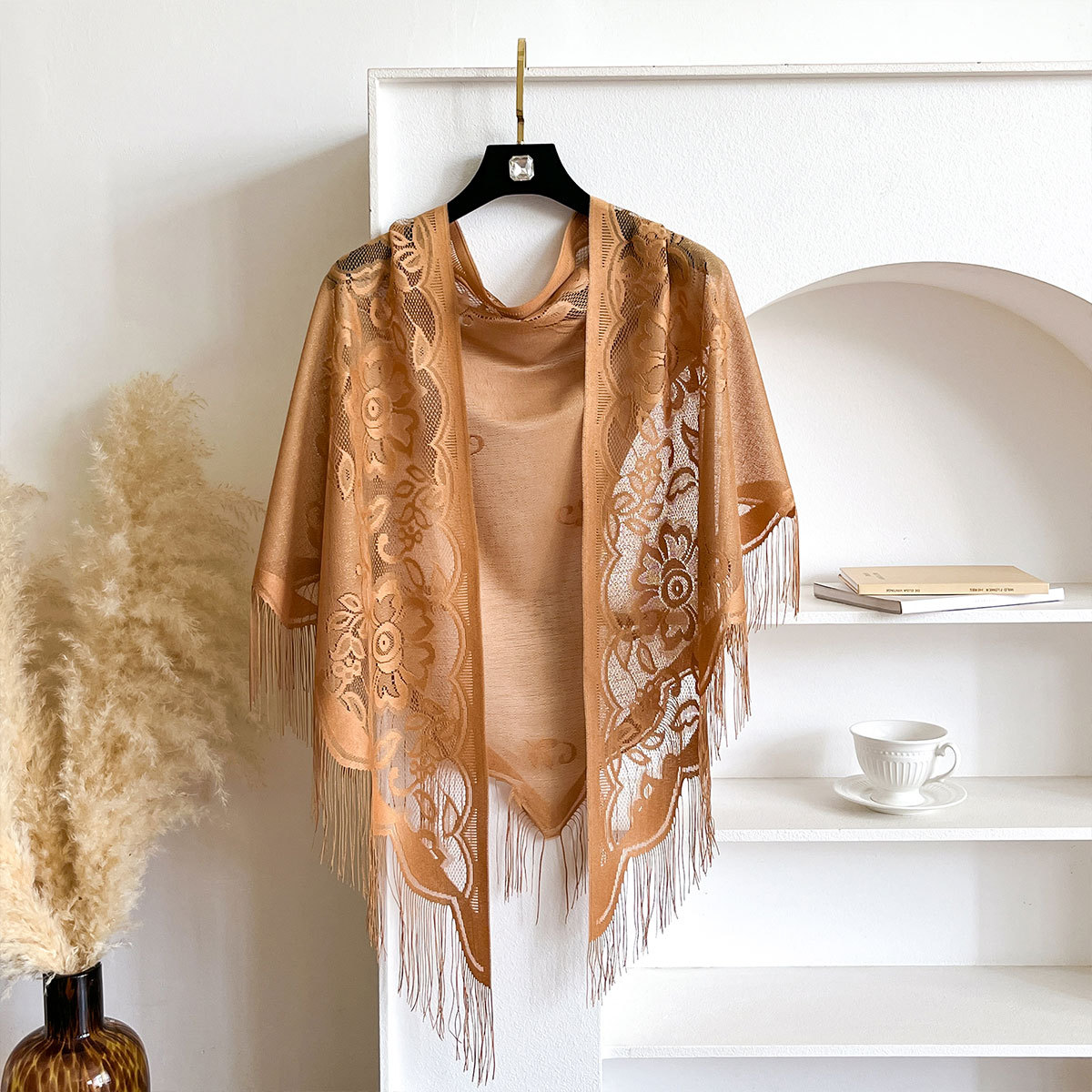 New velvet triangle scarf, lace shawl with hollow tassel, solid color, breathable, fashionable, high-end foreign trade