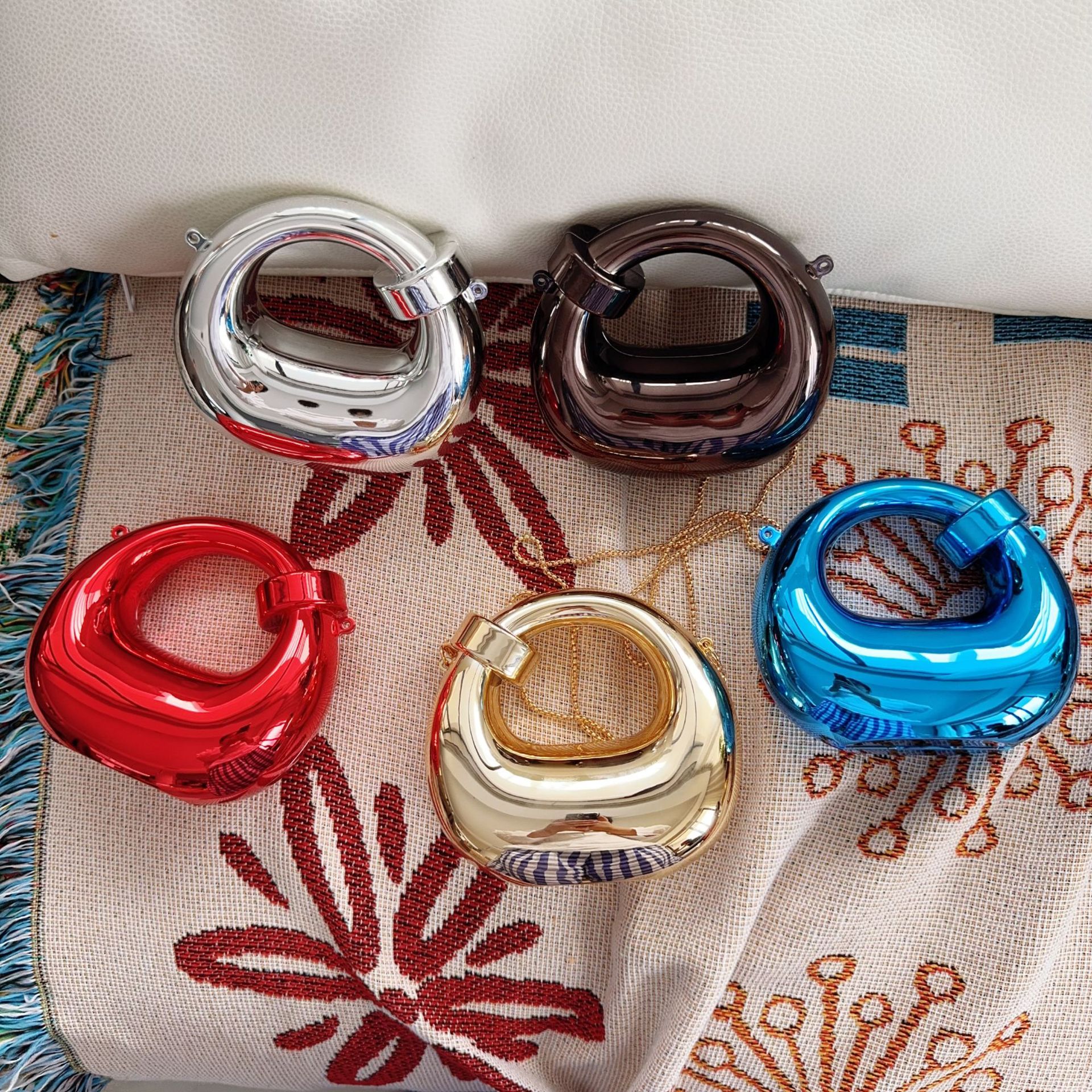 2025 European and American Cross border New Product Bent Moon Bag Mini Bag Fashion Atmosphere Acrylic Bag Children's Bag Candy Handbag