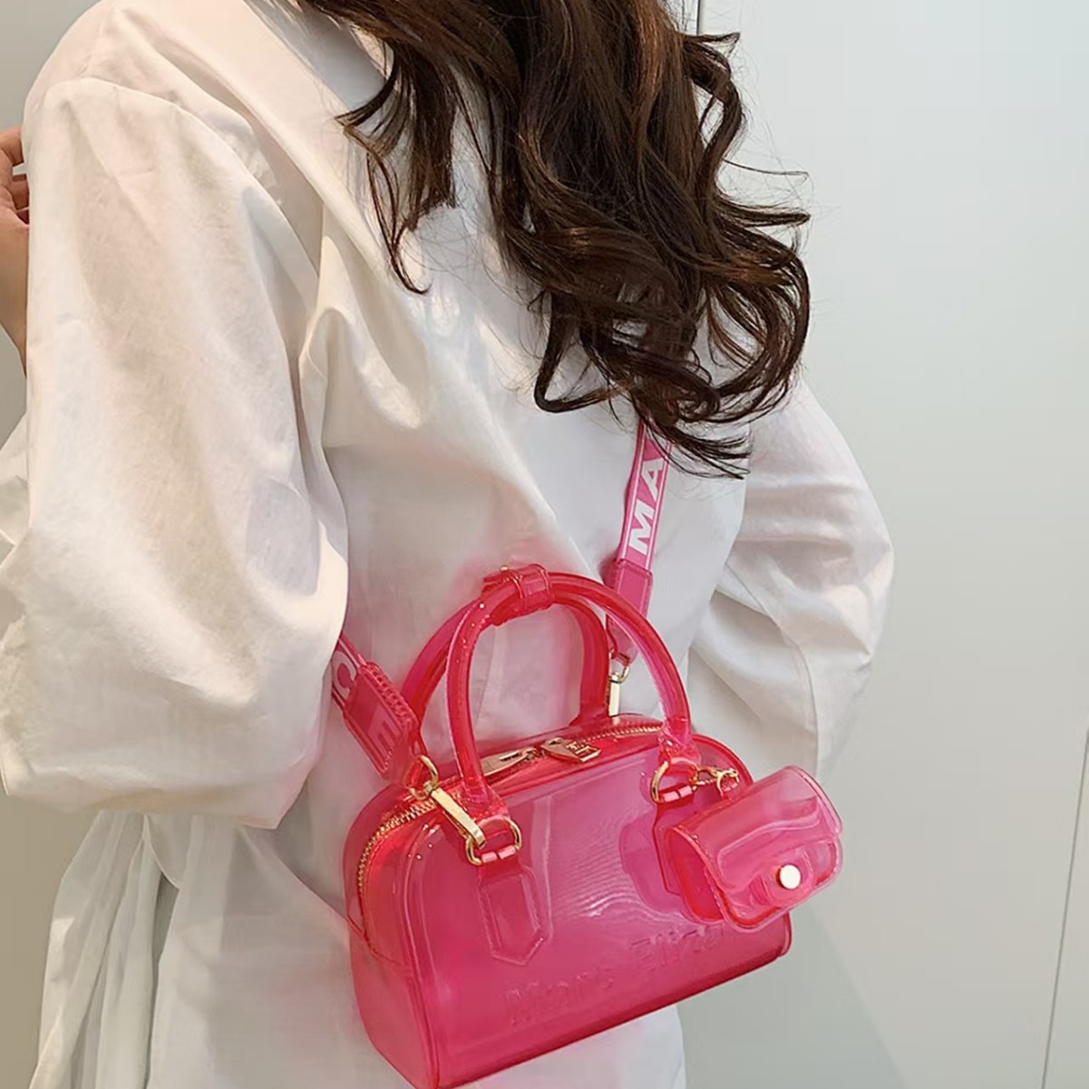 2025 new cross-border hot selling transparent jelly bag, fashionable and versatile soft handle handbag, summer women's diagonal cross bag