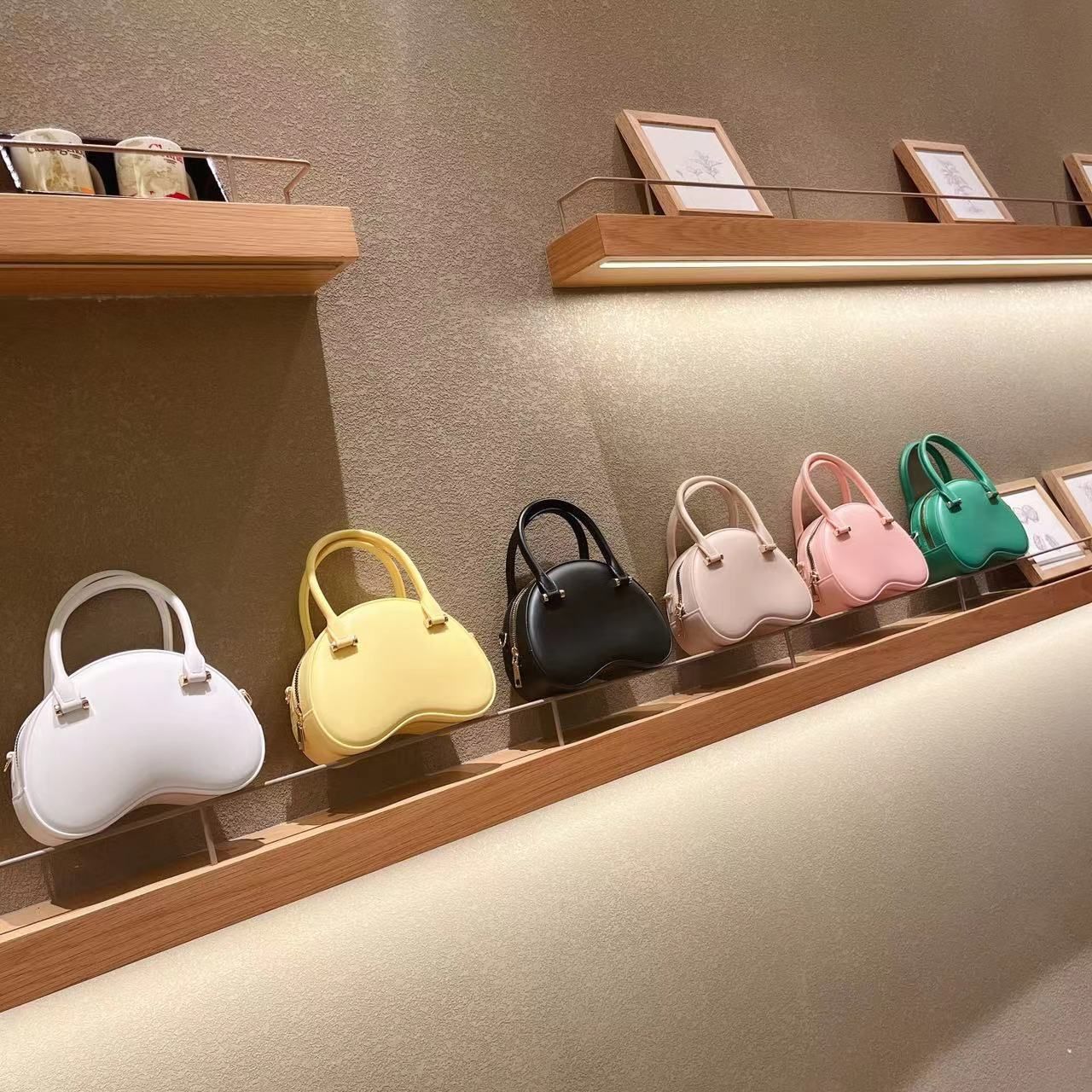 2025 Foreign Trade Autumn/Winter New PVC Love Shell Bag Fashionable and Simple Single Shoulder Cross Shoulder Mini Handheld Women's Bag
