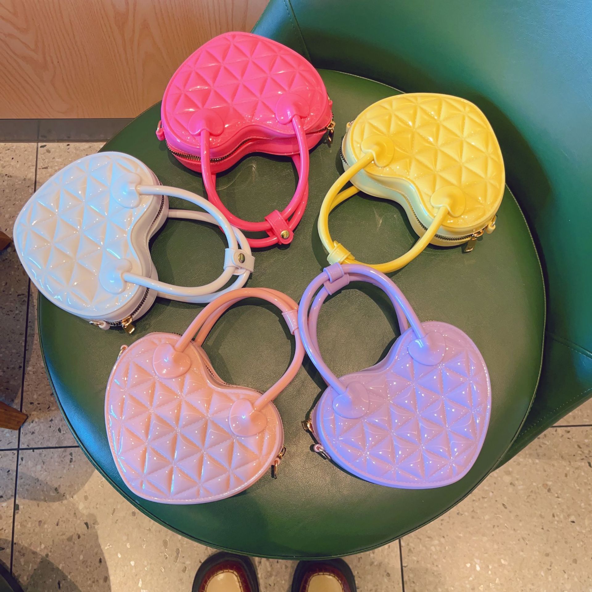 2025 early spring new PVC jelly bag, heart-shaped hand-held small bag, diamond grid single shoulder crossbody women's bag, sweet small bag