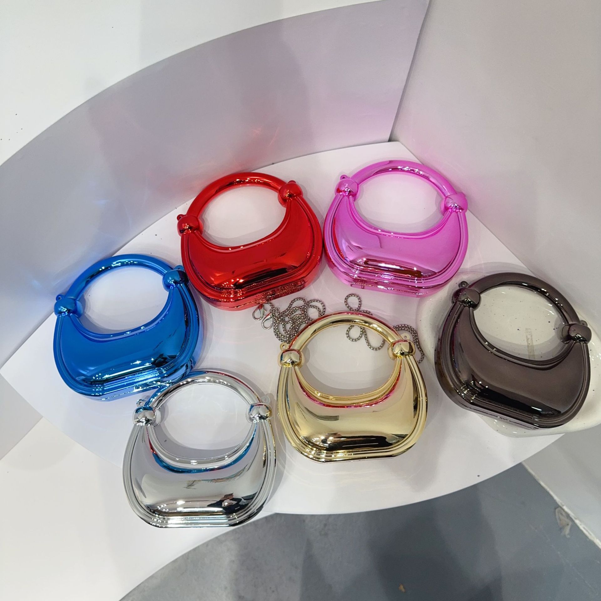 2025 New Cross border Fashion Mini Bag Bent Moon Acrylic Bag Double Knot Bag Lipstick Change Children's Crossbody Bag