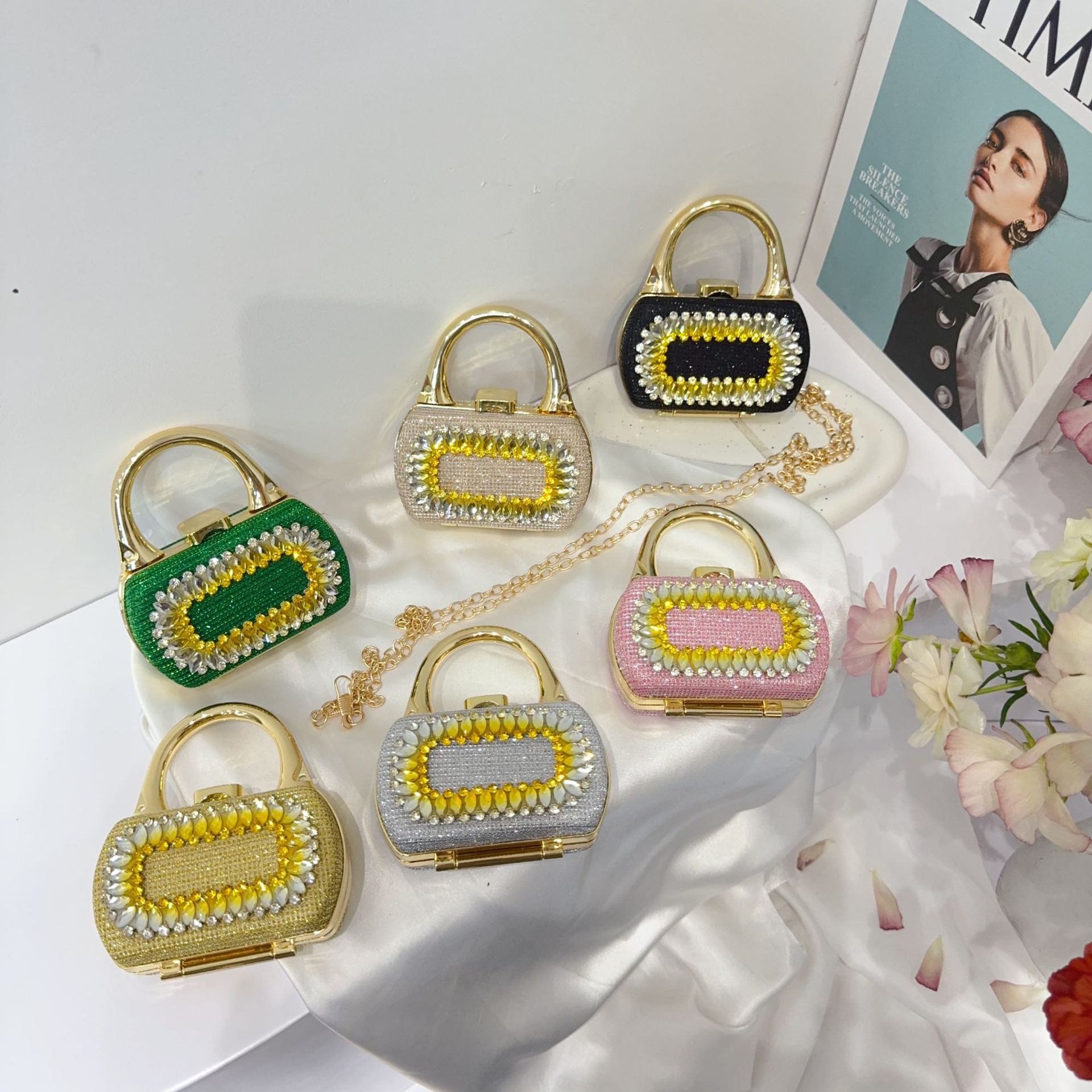 New cross-border diamond handbag with niche design, mini bag mouth, red envelope set with diamonds, single shoulder crossbody dinner bag