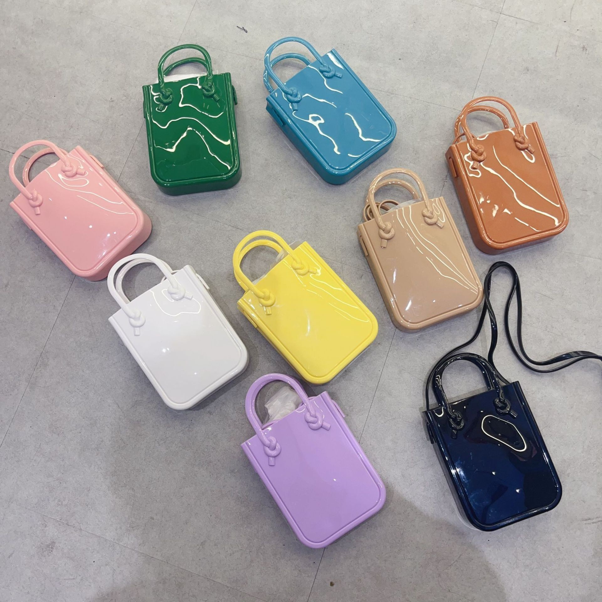 2025 New PVC Mobile Phone Bag Jelly Bag Handheld Small Bag Candy Fashion Trend Leisure Shopping Bag Women's Bag