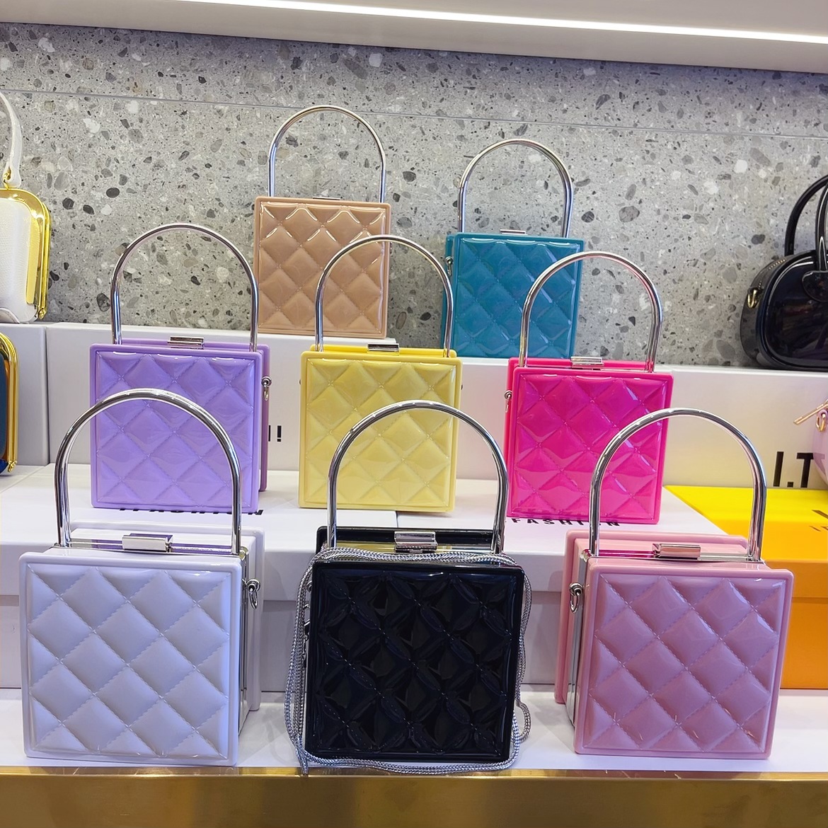 2025 New Cross border Foreign Trade Women's Bag Retro Chain Mini Jelly Bag Mouth Red Envelope Box Bag