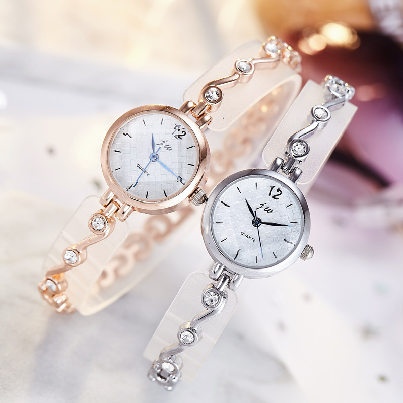 Hot selling new ultra-fine watch with bracelet and steel strip for women, female student watch with small dial, electronic English fashion watch