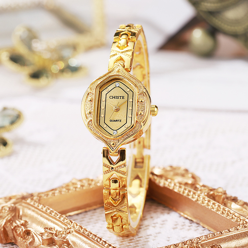 Cross border vintage bracelets, women's watches, women's watches, niche junior high school students, exquisite gold, high-end feel, light luxury quartz watches