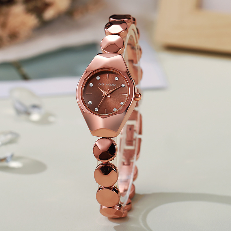 New bracelet watch for women, women's watch, small and niche student women's watch, internet famous light luxury quartz watch, wholesale hot item