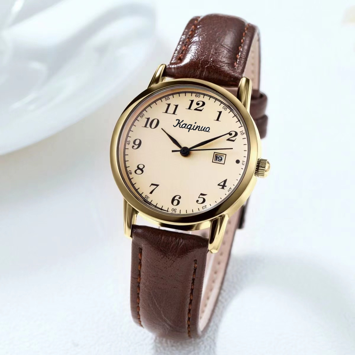 New cross-border women's watch, women's watch, digital face, simple calendar, student, elderly, niche belt, retro quartz watch