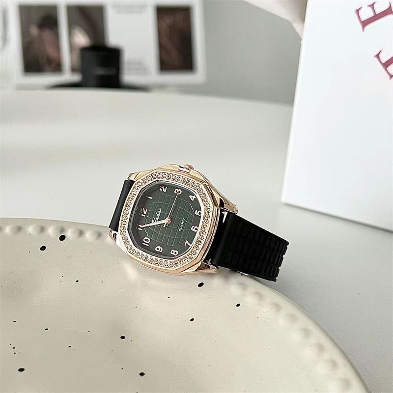 New Fashion Women's Watch, Female Style, Student Style, Square Spherical Tape, Full Diamond Quartz, High Grade Cross border Watch