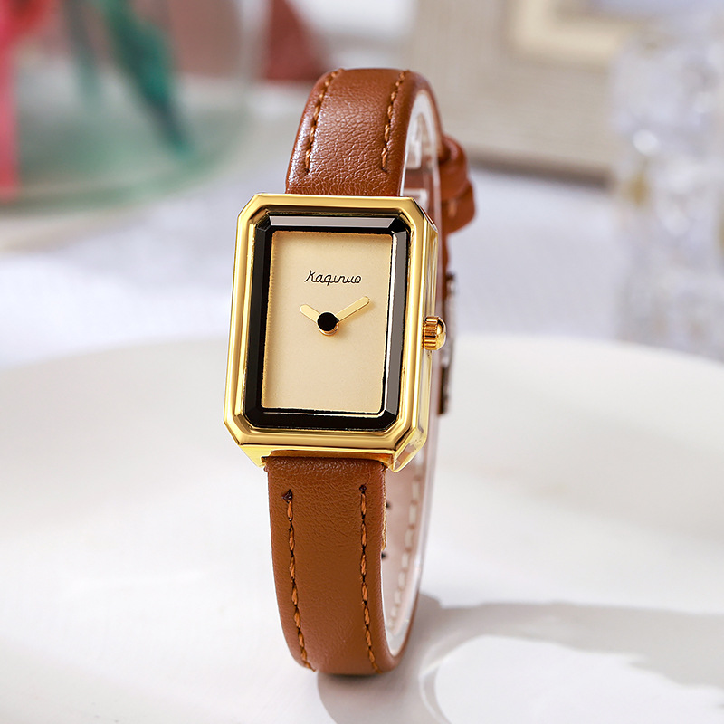 Mid ancient style women's watches, simple retro style with no second hand strap, female models, student niche, light luxury, square explosive models