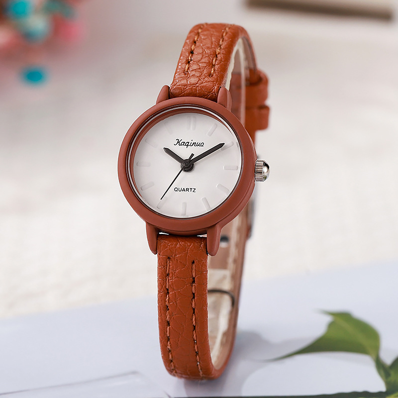 New fashionable small dial circular women's watch, niche and compact quartz temperament, student exam high-end feeling