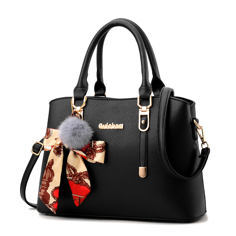 Hot selling bag for women 2025 new fashionable large capacity handbag Korean version simple middle-aged women's bag mom bag