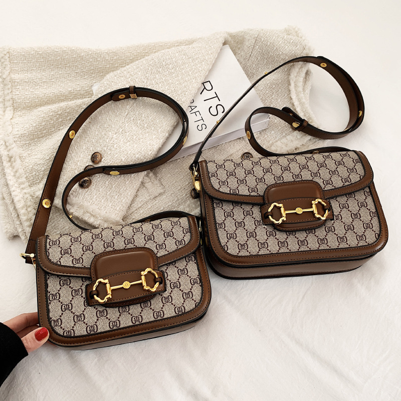 High end handbag for women 2025 new fashionable retro printed small square bag, saddle bag, versatile single shoulder crossbody bag, trendy