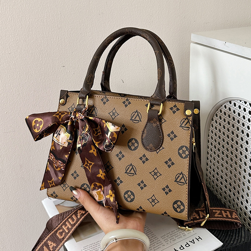 Cross border women's bag 2025 new European and American fashion printed retro shoulder bag, large capacity handheld crossbody tote bag PU