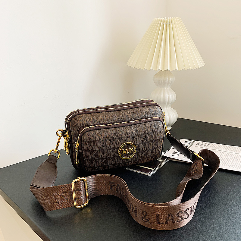 Advanced women's bag crossbody bag 2025 new retro fashion printed women's chest bag versatile broadband shoulder bag