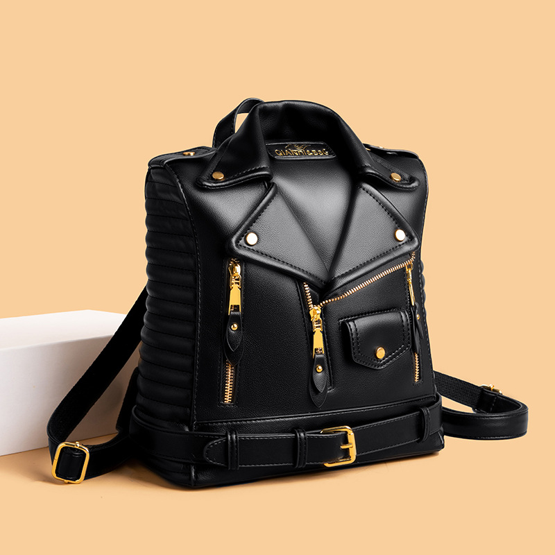 New 2025 Korean Edition Fashion Personalized Bags for Women's Internet Celebrity Rivet Trendy Large Capacity Travel Backpack