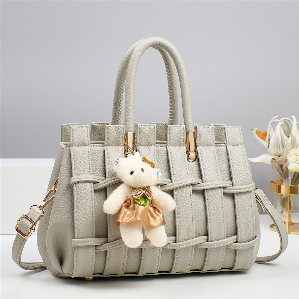 2025 New Large Capacity Scratch resistant Women's Bag Fashion Hand woven Handbag Shoulder Bag