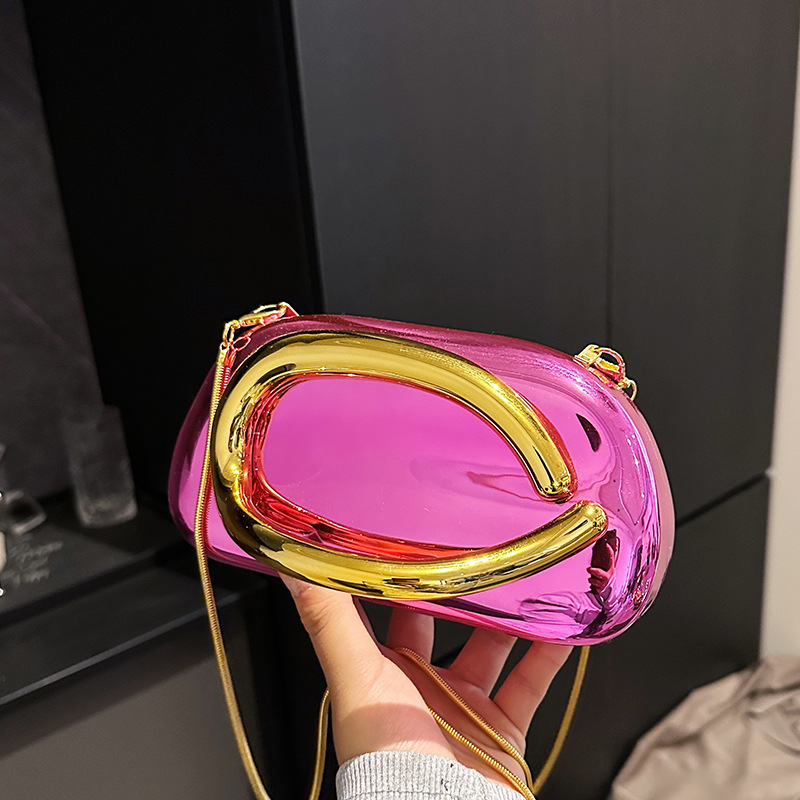 Cross border foreign trade women's bag 2025 new European and American fashionable metal wrist bag, personalized shiny chain crossbody dinner bag