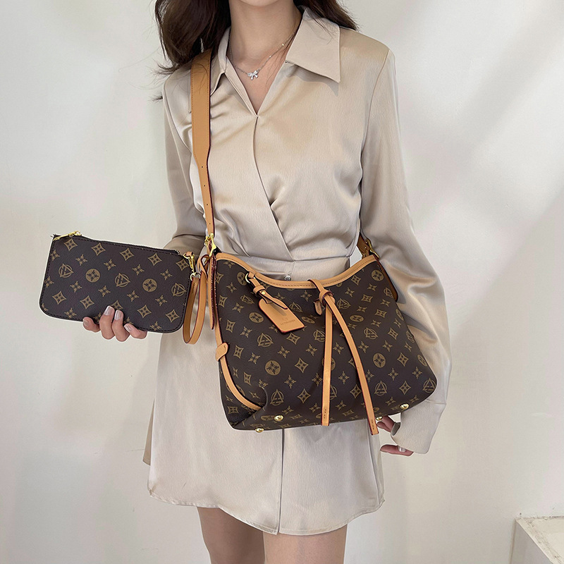 High end handbag for women 2025, new European and American printed retro women's bag, casual versatile, large capacity single shoulder diagonal cross bag