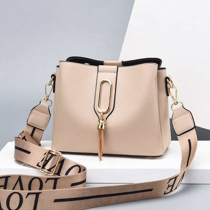 Small bag, women's 2025 new trendy and fashionable bucket bag, internet famous wide shoulder strap, women's large capacity single shoulder crossbody bag, trendy