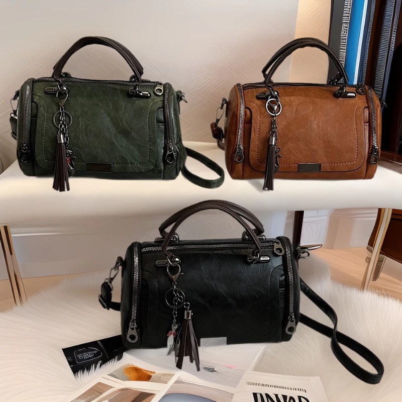 2025 New Fashionable Retro Handbag Large Capacity Soft Leather Boston Pillow Bag Tassel Pendant Women's Bag