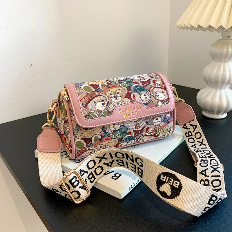 Original design of Beibao cartoon teddy bear bag fashion contrasting single shoulder women's bag 2025 new diagonal cross women's bag new