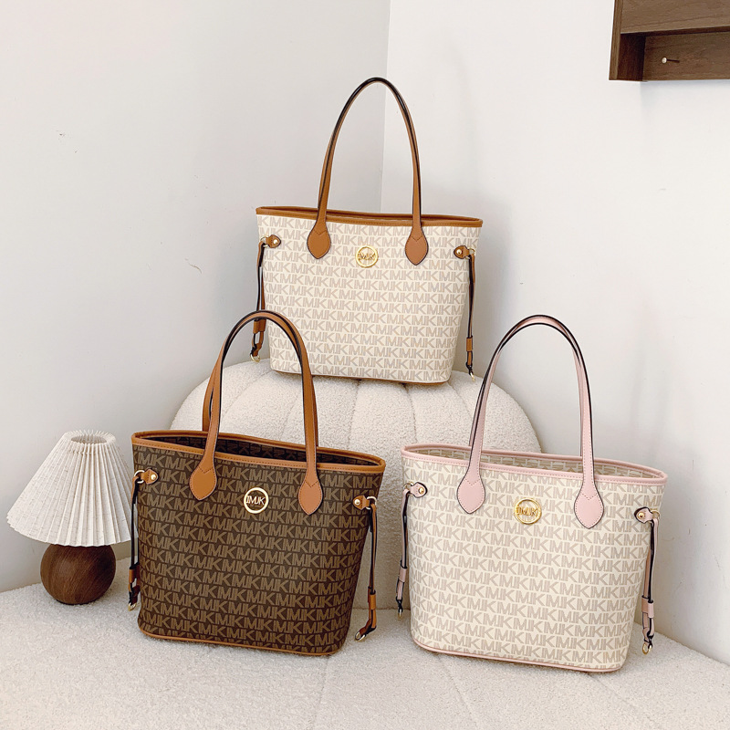 High end feeling 2025 new versatile classic and atmospheric one shoulder underarm bag, casual large capacity floral handbag tote bag